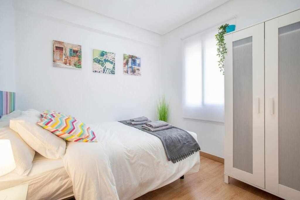 Reus, Lovely Flat Close To Center Valencia Bagian luar foto